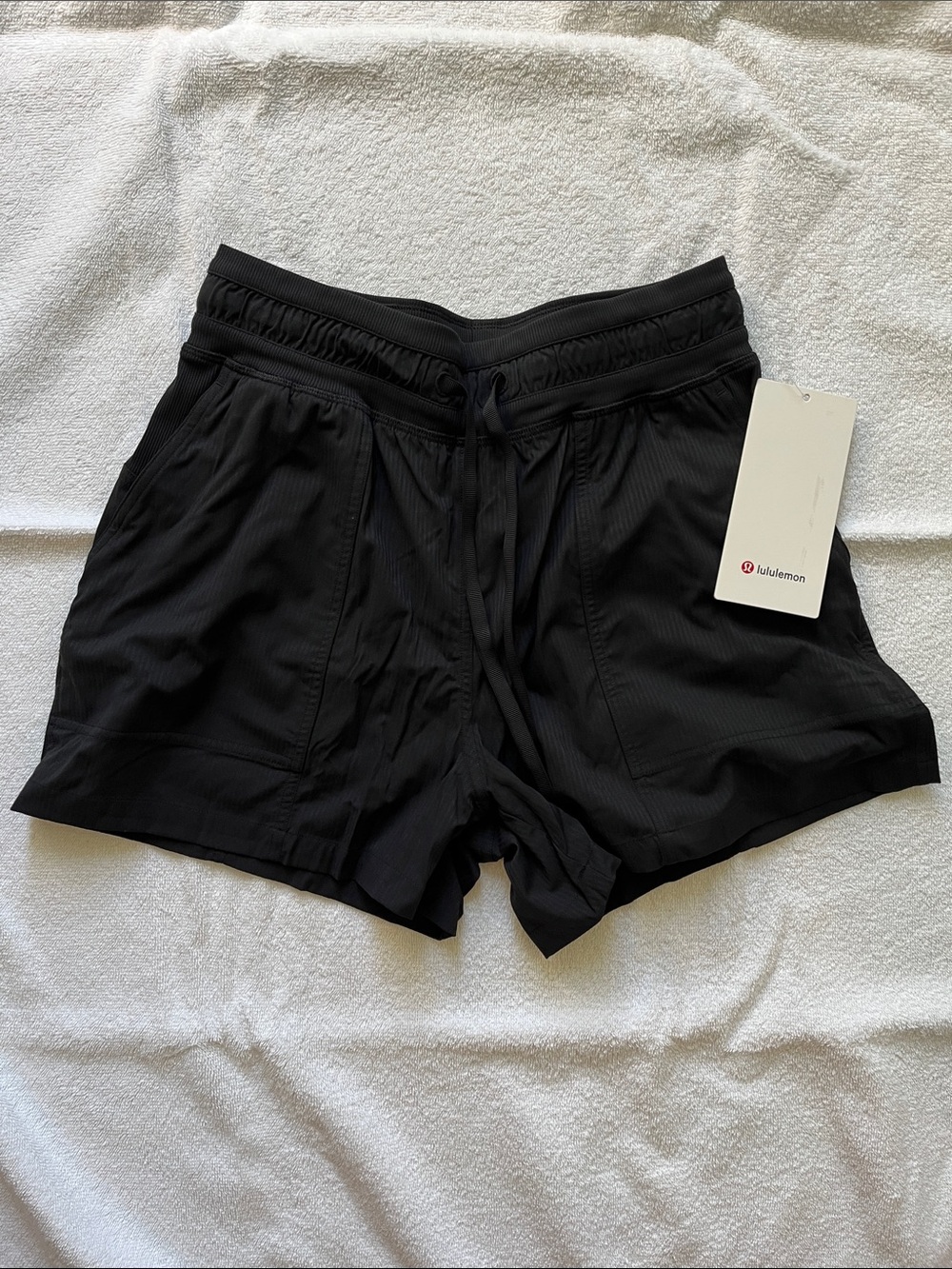 🆕Lululemon Dance Studio HR Shorts 3.5”, in black, size 4